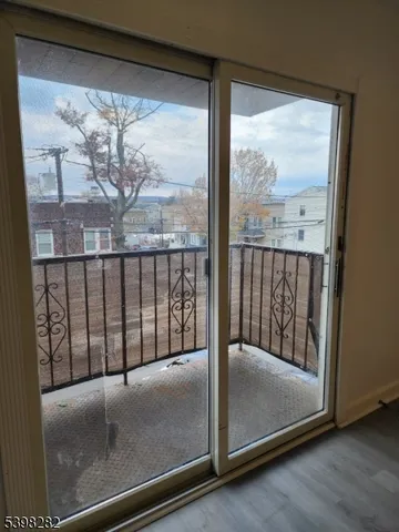 $2,000 | 62 Davenport Avenue, Newark, NJ 07107