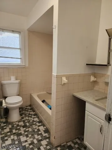 $2,000 | 62 Davenport Avenue, Newark, NJ 07107