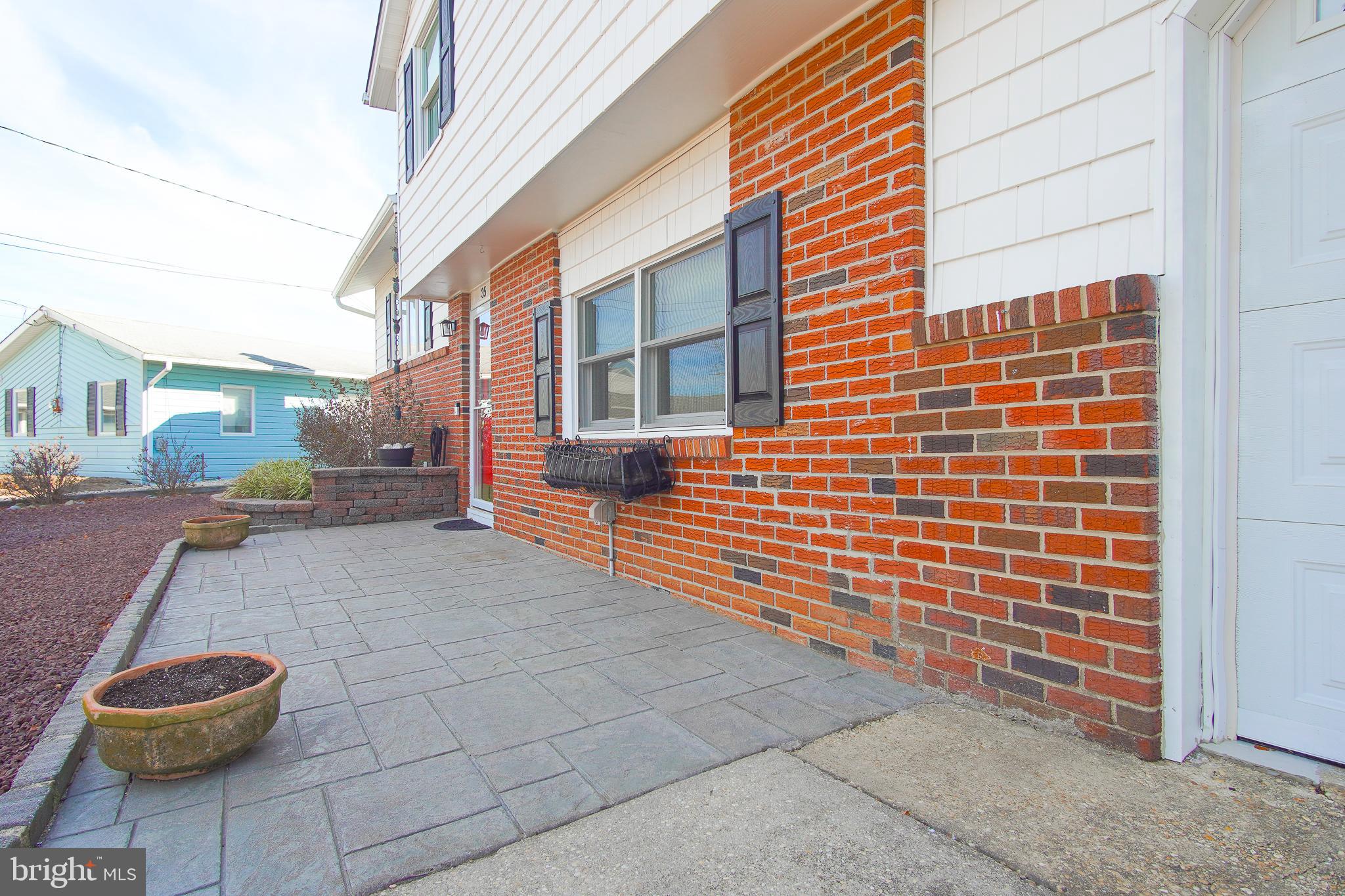 35 Walkill Road Tuckerton, NJ 08087 - Photo 23 of 42 a backyard of a house