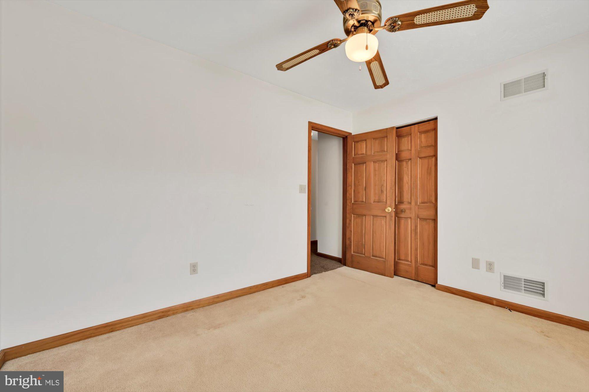 320 Deagen Road Hanover, PA 17331 - Photo 19 of 29 Ceiling fan