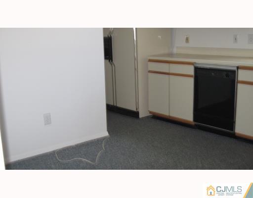2 D Hempstead Road Monroe Township, NJ 08831 - Photo 4 of 8 Gallery Image 4