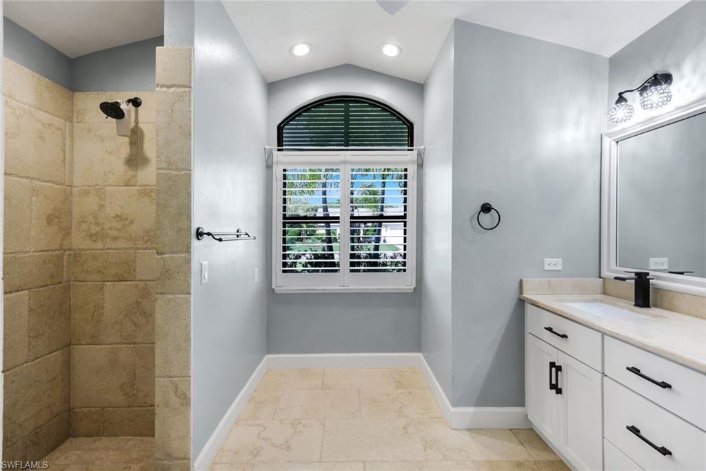 520 Raven Way Naples, FL 34110 - Photo 17 of 27 Gallery Image 17