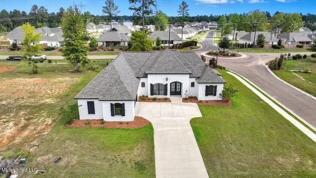 $484,000 | 100 Grayson Way, Madison, MS 39110