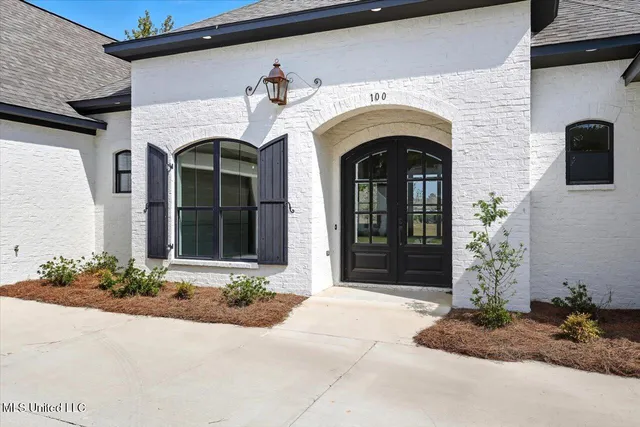$484,000 | 100 Grayson Way, Madison, MS 39110