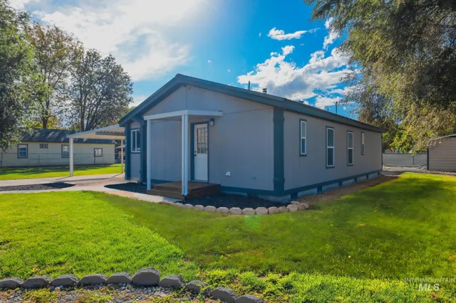 $235,000 | 629 15th Street, Vale, OR 97918