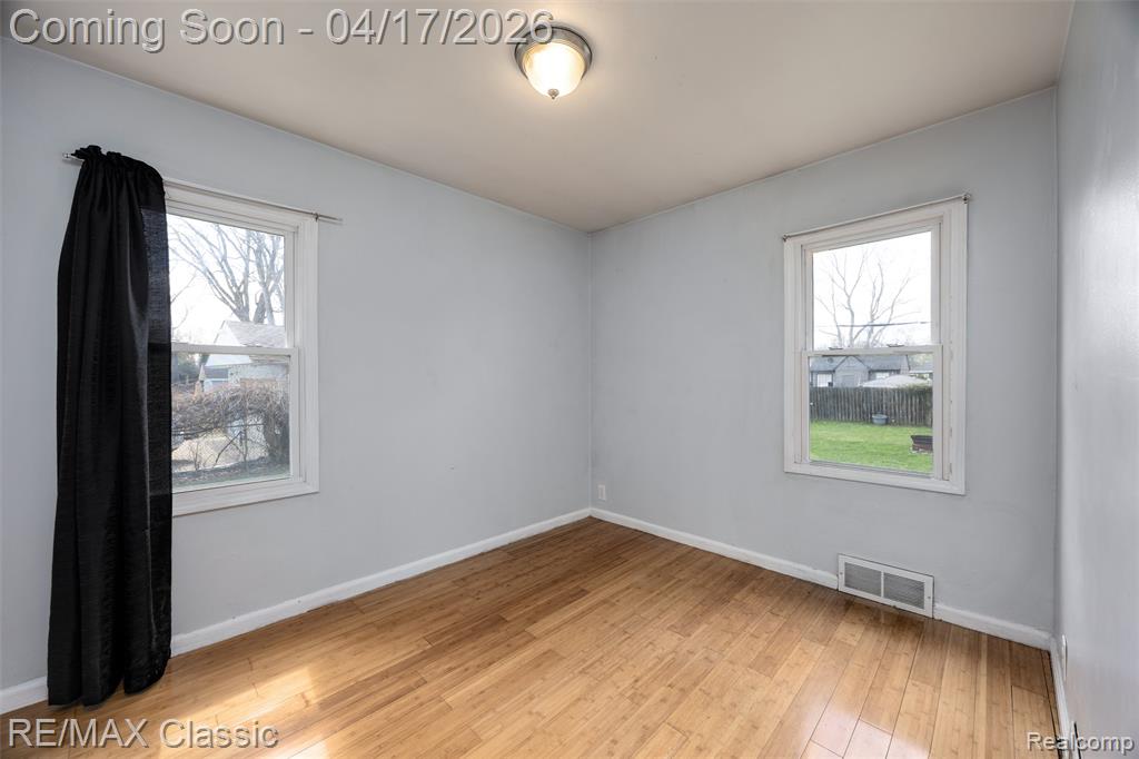 22481 Springbrook Avenue Farmington, MI 48336 - Photo 18 of 29 Gallery Image 18