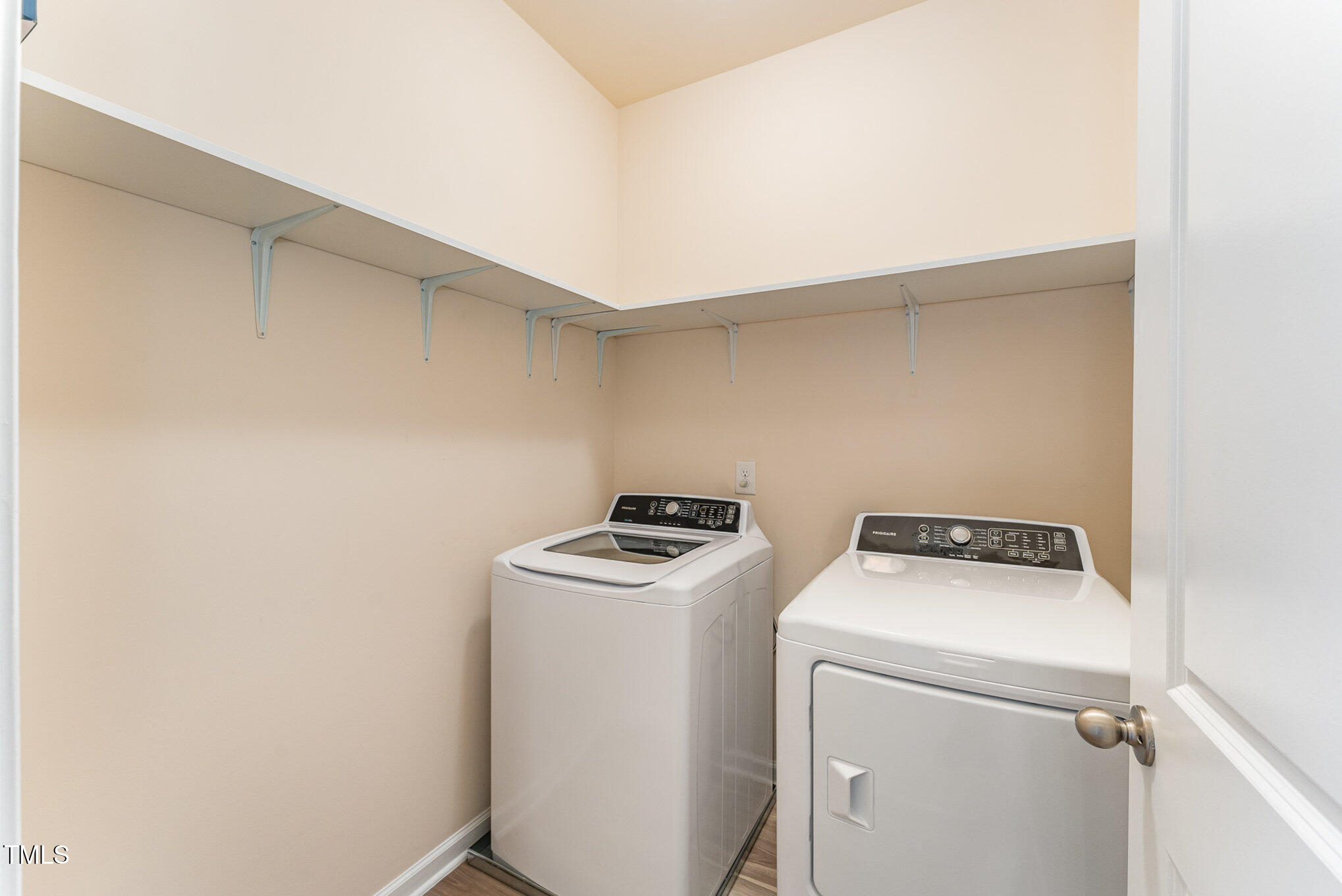7205 Ladbrooke Street Raleigh, NC 27617 - Photo 20 of 28 008_a7400906-edit_941