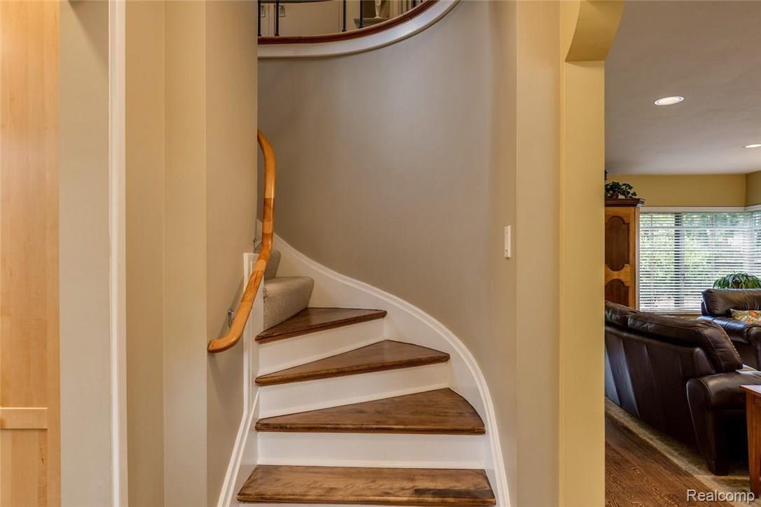 70 Cambridge Road Grosse Pointe, MI 48236 - Photo 14 of 29 70 Cambridge Grosse Pointe-large-010-22-70 Cambridge010FULL-1500x1000-72dpi.jpg