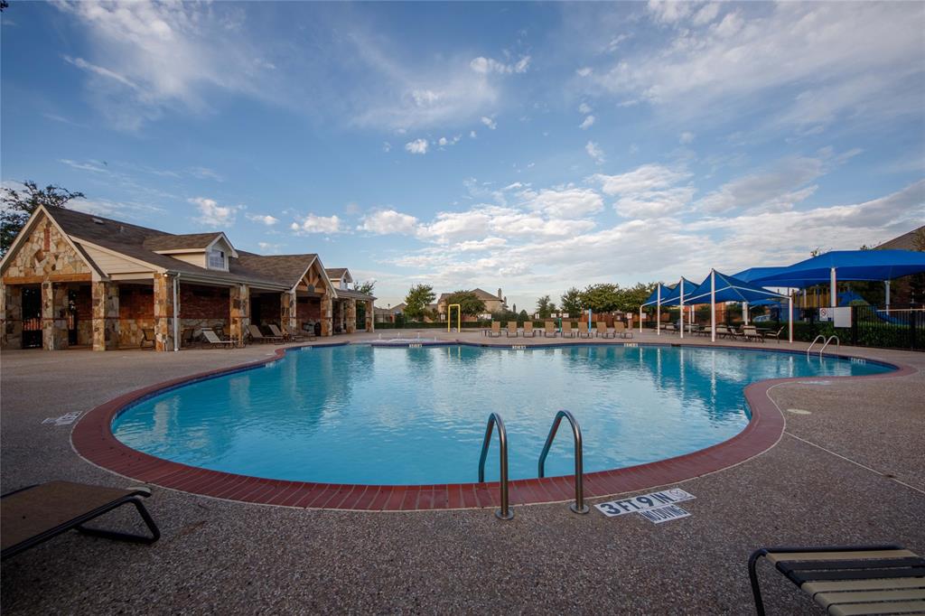 5016 Pacific Way Frisco, TX 75036 - Photo 20 of 24 a view of a fountain in front of house