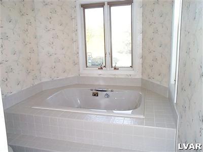 4090 Jacksonville Road Bethlehem, PA 18017 - Photo 14 of 16 Master jacuzzi bath tub