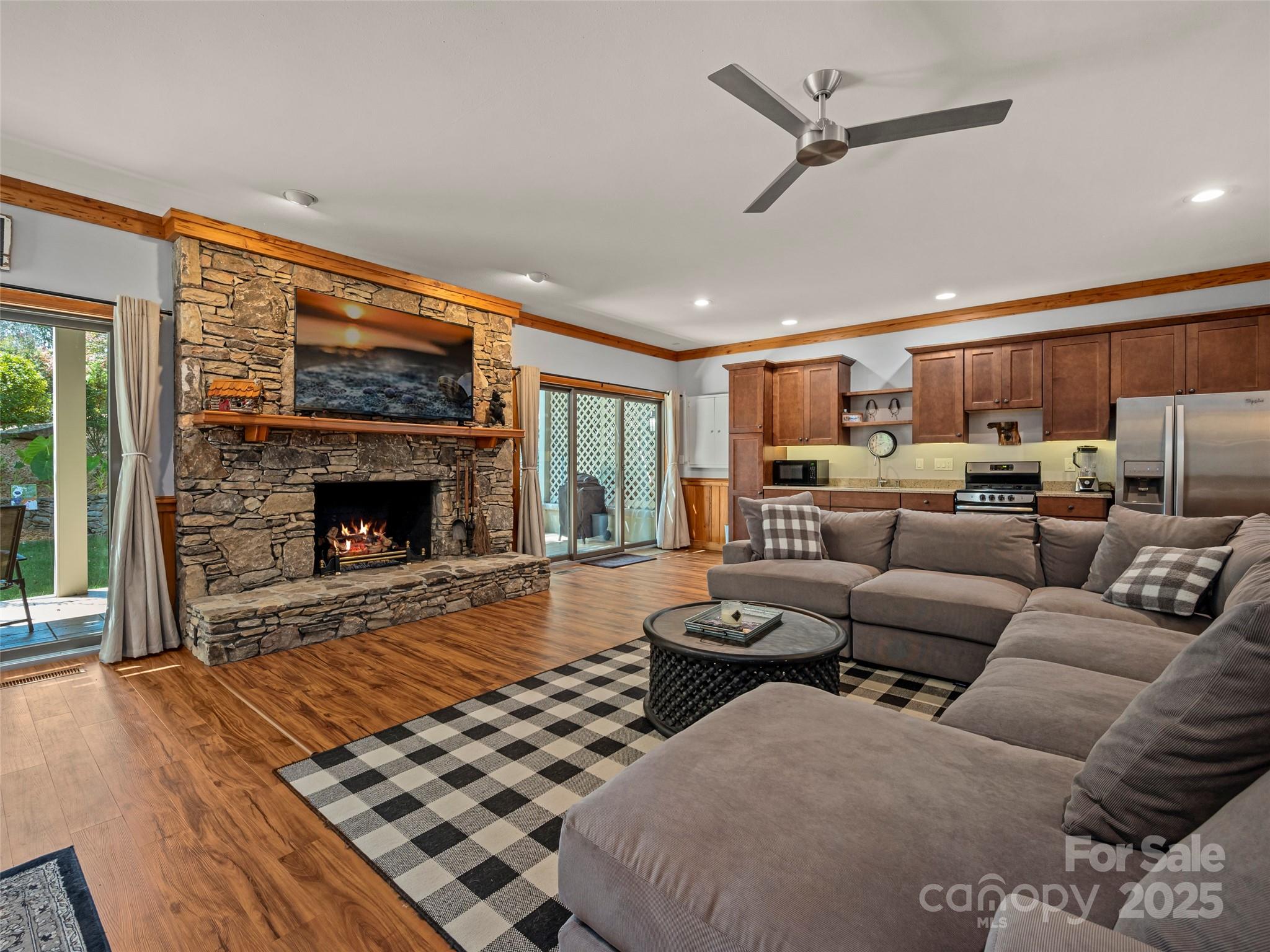 117 Little Cherokee Ridge Hendersonville, NC 28739 - Photo 33 of 48 Gallery Image 33