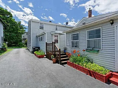 $2,600 | 201 Washington Street, Unit 2, Saratoga Springs, NY 12866