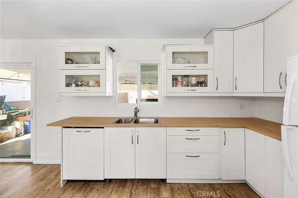 $850,000 | 8827 Sylmar Avenue, Panorama City, CA 91402