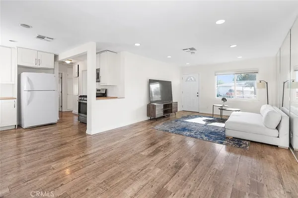 $850,000 | 8827 Sylmar Avenue, Panorama City, CA 91402