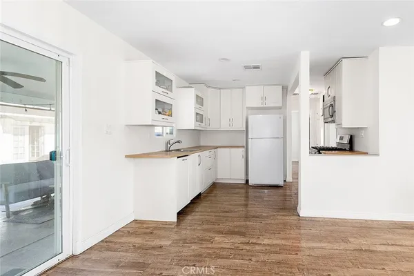 $850,000 | 8827 Sylmar Avenue, Panorama City, CA 91402