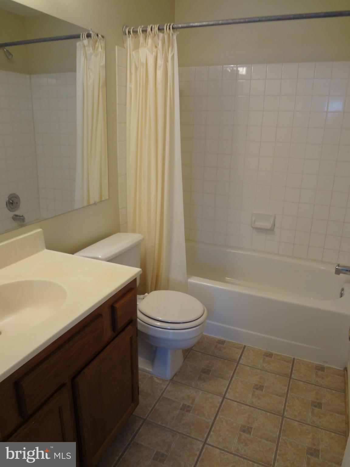 14849 Hammersmith Circle Silver Spring, MD 20906 - Photo 11 of 24 Bath (Master)