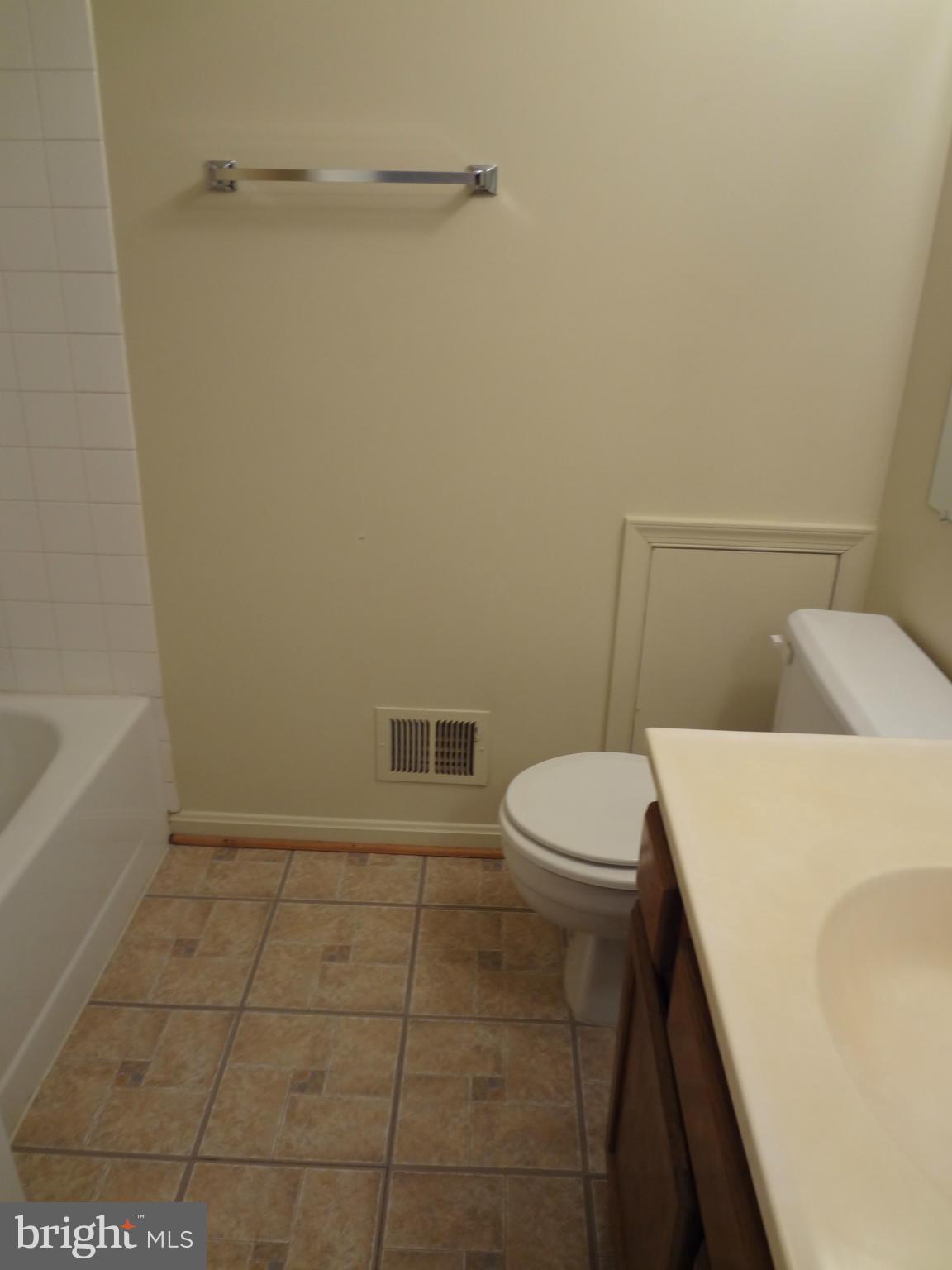 14849 Hammersmith Circle Silver Spring, MD 20906 - Photo 12 of 24 Bath