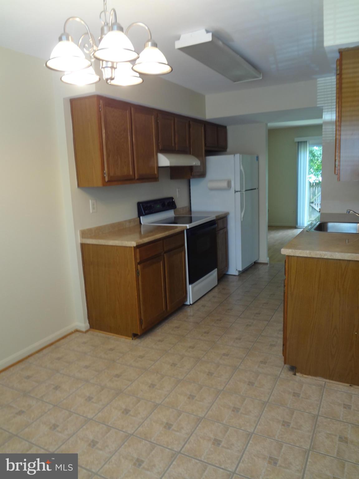 14849 Hammersmith Circle Silver Spring, MD 20906 - Photo 3 of 24 Kitchen
