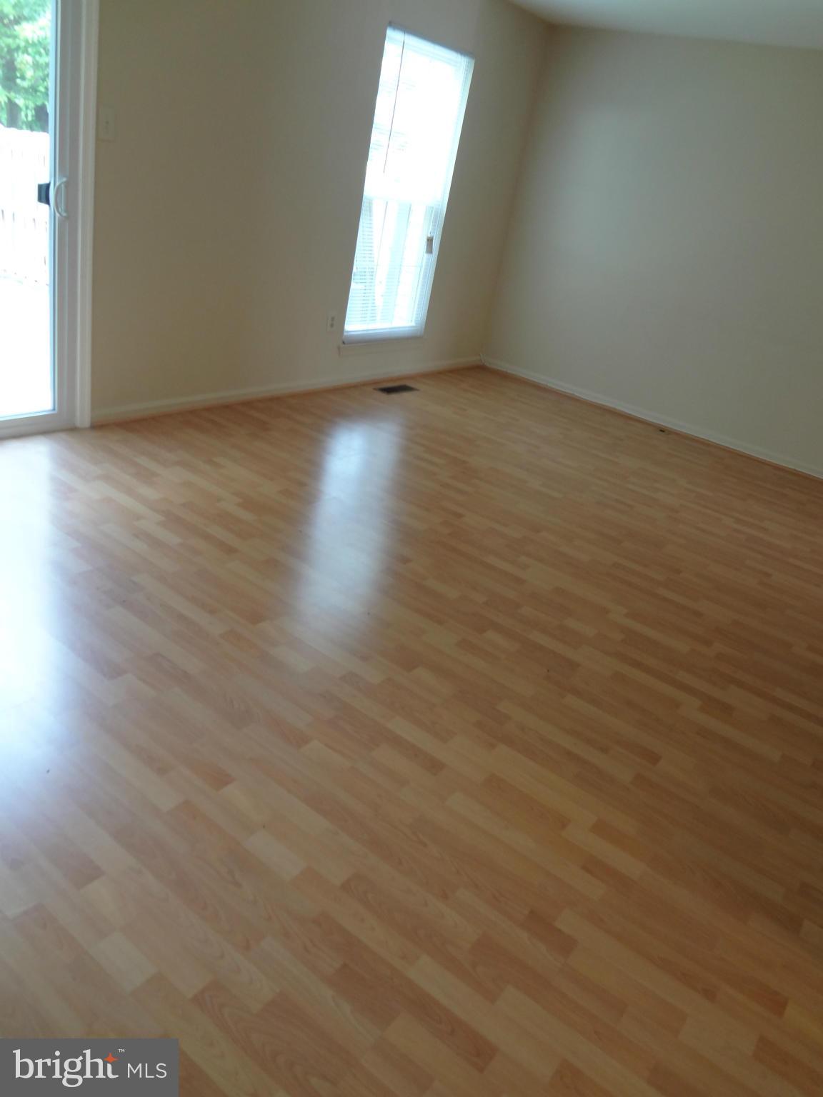 14849 Hammersmith Circle Silver Spring, MD 20906 - Photo 5 of 24 Living Room