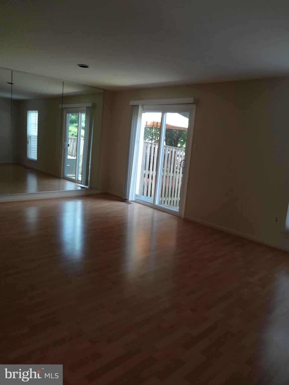 14849 Hammersmith Circle Silver Spring, MD 20906 - Photo 6 of 24 Living Room