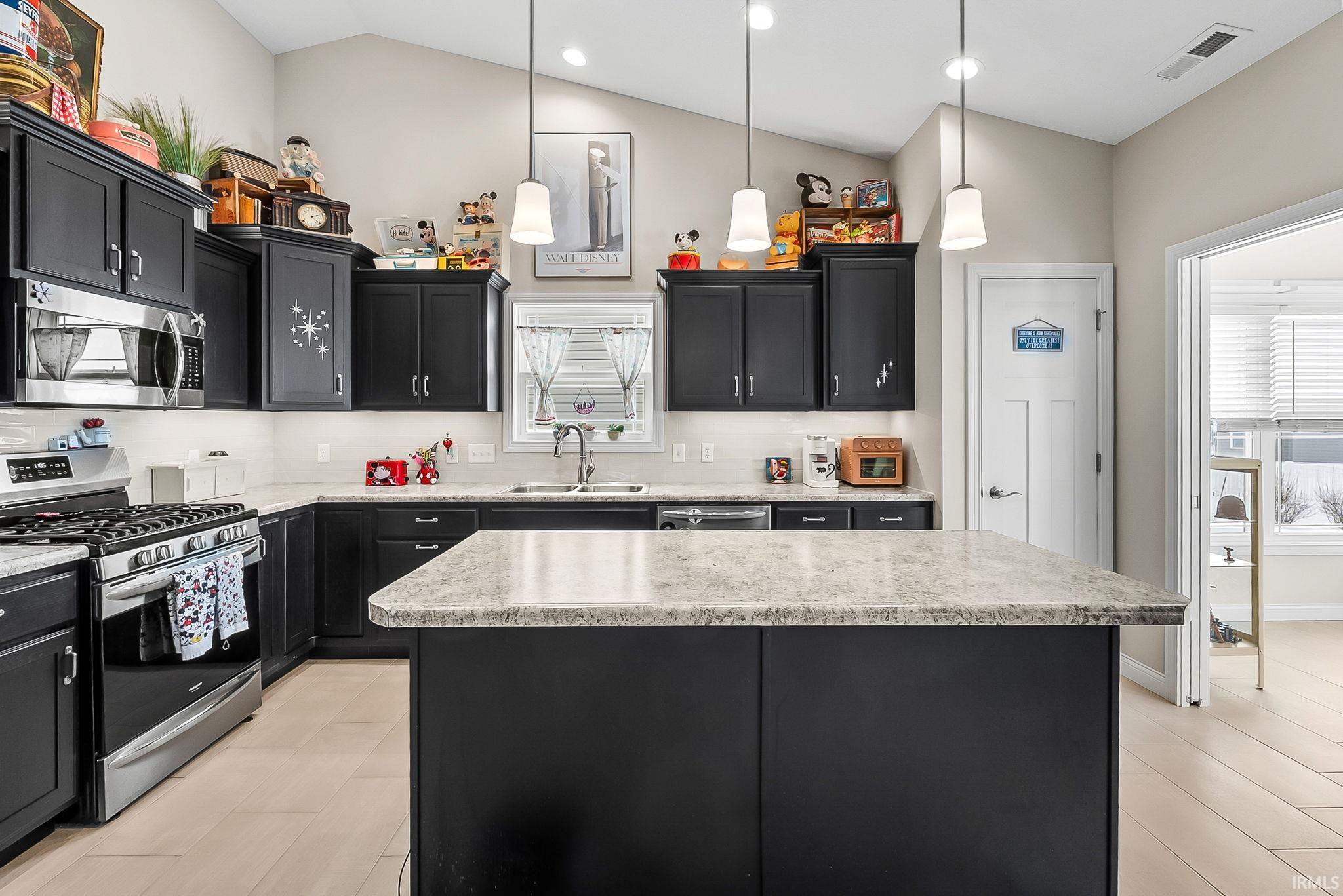 7885 Sunbeam Cove Fort Wayne, IN 46835 - Photo 11 of 26