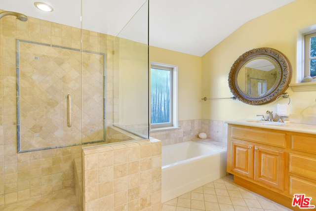 6725 Portshead Road Malibu, CA 90265 - Photo 11 of 36