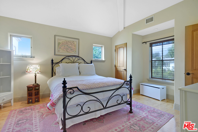 6725 Portshead Road Malibu, CA 90265 - Photo 12 of 36