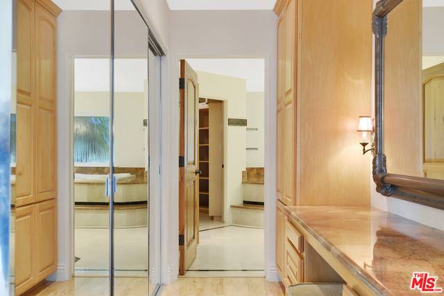 6725 Portshead Road Malibu, CA 90265 - Photo 18 of 36