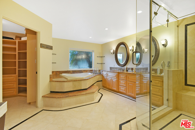 6725 Portshead Road Malibu, CA 90265 - Photo 20 of 36