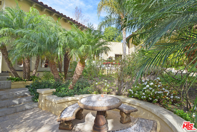 6725 Portshead Road Malibu, CA 90265 - Photo 3 of 36