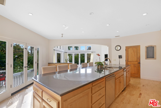 6725 Portshead Road Malibu, CA 90265 - Photo 32 of 36