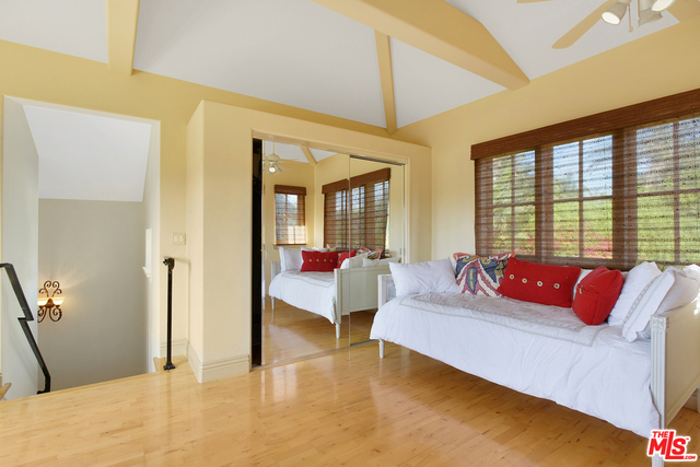 6725 Portshead Road Malibu, CA 90265 - Photo 8 of 36