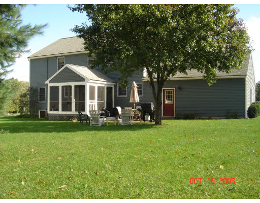 40 Wycliffe Road Walpole, MA 02032 - Photo 2 of 11