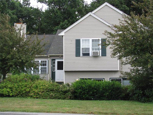 67 Santoro Road Worcester, MA 01606 - Photo 2 of 23 Gallery Image 2