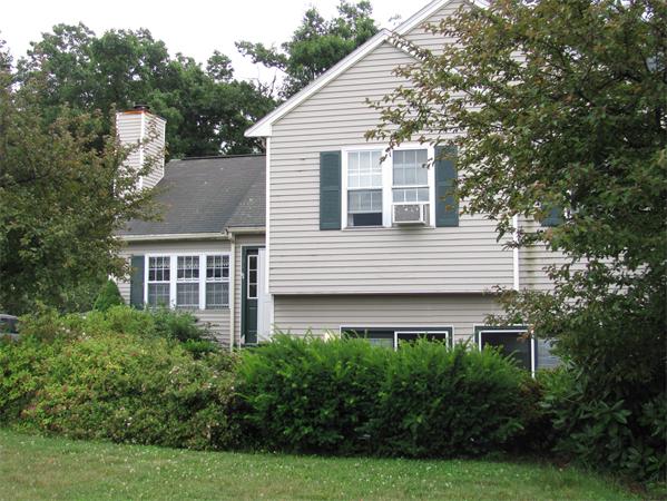 67 Santoro Road Worcester, MA 01606 - Photo 3 of 23 Gallery Image 3