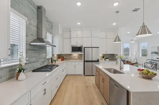 $849,990 | 1602 Kit Circle, Austin, TX 78758