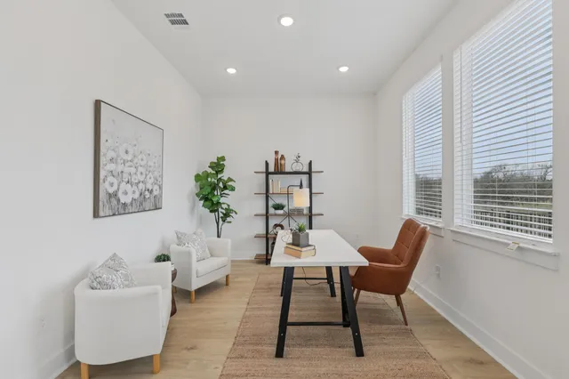 $849,990 | 1602 Kit Circle, Austin, TX 78758