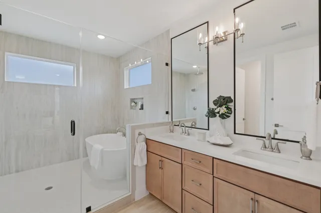 $849,990 | 1602 Kit Circle, Austin, TX 78758