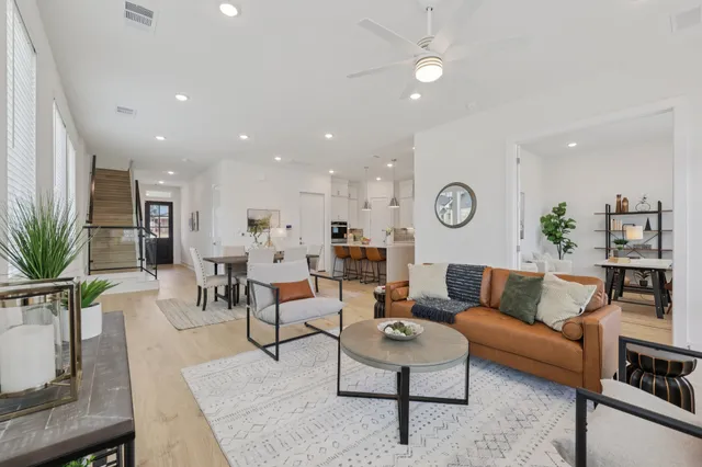 $849,990 | 1602 Kit Circle, Austin, TX 78758