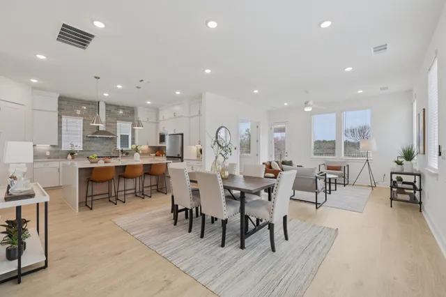 $849,990 | 1602 Kit Circle, Austin, TX 78758