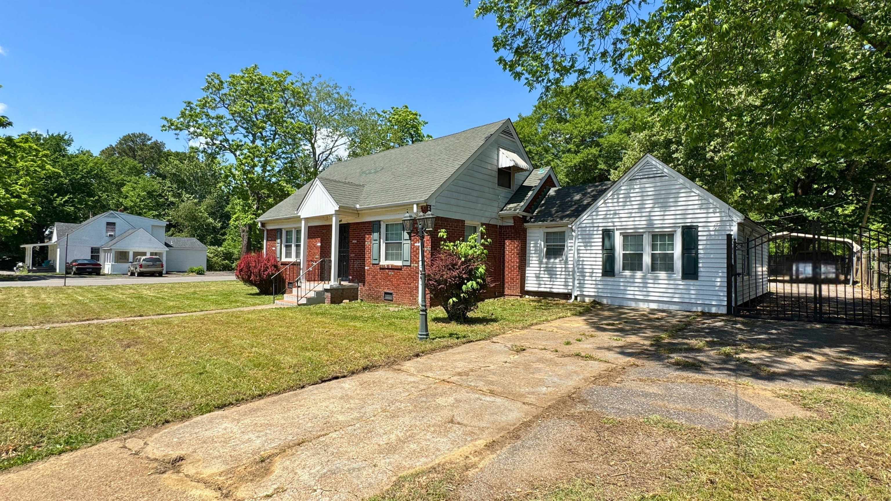 984 East Raines Road Memphis, TN 38116 - Photo 1 of 18 Gallery Image 1