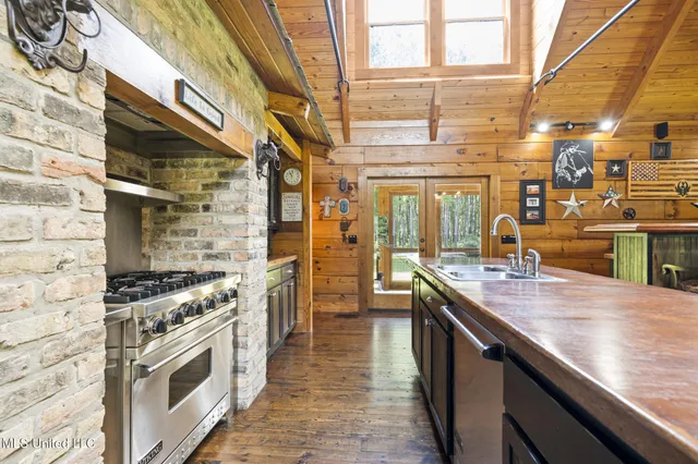 $3,250,000 | 1163 John Amacker Road, Poplarville, MS 39470