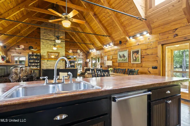 $3,250,000 | 1163 John Amacker Road, Poplarville, MS 39470