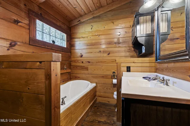 $3,250,000 | 1163 John Amacker Road, Poplarville, MS 39470