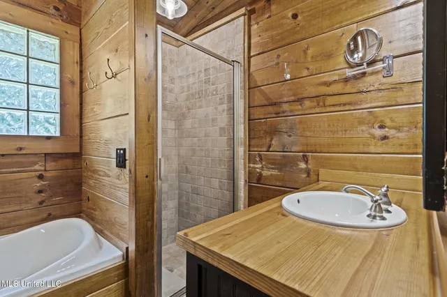 $3,250,000 | 1163 John Amacker Road, Poplarville, MS 39470