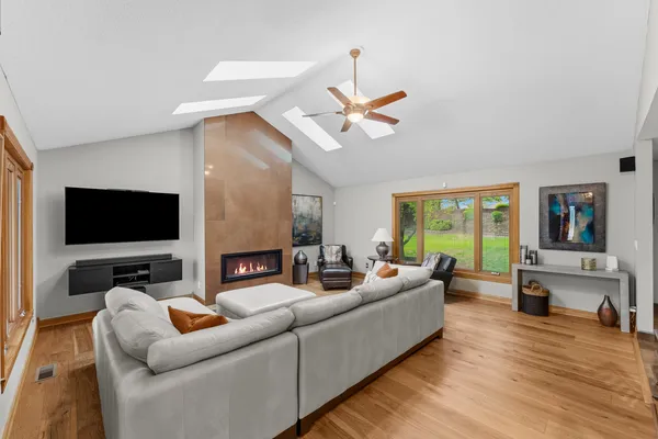 $668,500 | 4986 Foxborough Court, Bettendorf, IA 52722