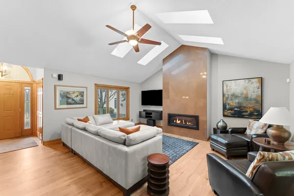 $668,500 | 4986 Foxborough Court, Bettendorf, IA 52722