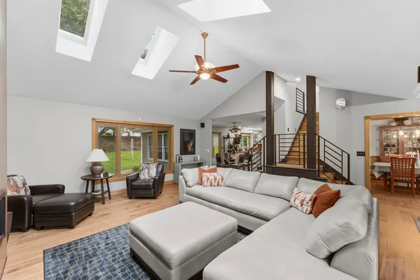 $668,500 | 4986 Foxborough Court, Bettendorf, IA 52722