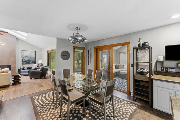 $668,500 | 4986 Foxborough Court, Bettendorf, IA 52722