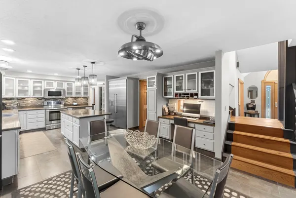 $668,500 | 4986 Foxborough Court, Bettendorf, IA 52722